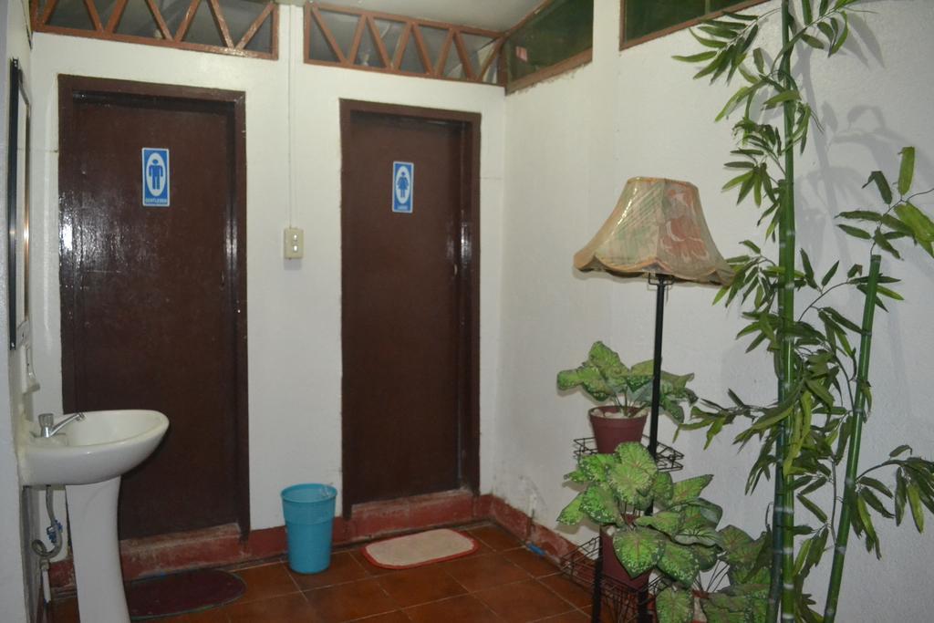 Mabini Pensione Puerto Princesa Exterior foto